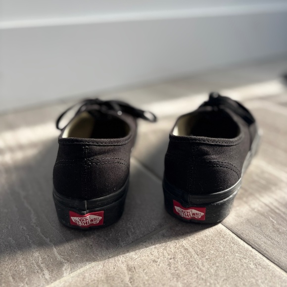 Vans Authentic Shoe - Picture 1 of 4